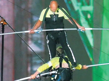 ഞാണിന്മേൽക്കളിയിൽ ഇന്നലെ അവർ വിജയിച്ചു. ഒപ്പം ജനങ്ങളുടെ മനസ്സും കീഴടക്കി