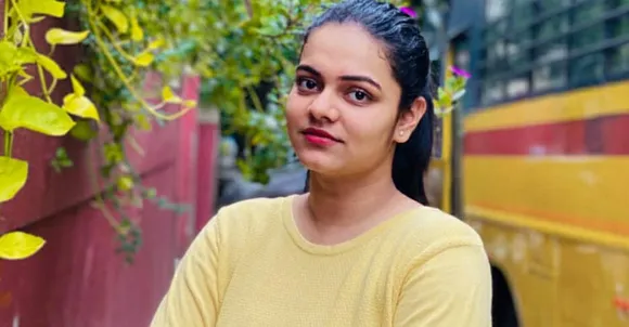 അയാളുടെ ഭാരം എന്റെ ശരീരത്തിനു മുകളിൽ അനുഭവപ്പെട്ടപ്പോഴാണ് ഞാൻ എഴുന്നേറ്റത്; എട്ടു വയസ്സായിരുന്നു എന്റെ പ്രായം; കണ്ണു തുറന്നു നോക്കിയപ്പോൾ അയാൾ എനിക്കു മുകളിലായിരുന്നു. അയാൾ എന്നെ ബലാത്സംഗം ചെയ്യുകയായിരുന്നു; യുവതിയുടെ അനുഭവക്കുറിപ്പ്‌
