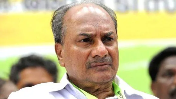 പ്രവാസികളെ പ്രത്യേക വിമാനത്തില്‍ മടക്കിയെത്തിക്കാന്‍ നടപടി സ്വീകരിക്കണമെന്ന് പ്രധാനമന്ത്രിയോട് എ.കെ.ആന്റണി; രാജ്യത്തിന് വേണ്ടി വിലപ്പെട്ട സംഭാവന നല്‍കുന്ന പ്രവാസികളെ കുറിച്ച് പ്രധാനമന്ത്രിയുടെ പ്രസംഗത്തിലോ ഇളവുകളിലോ പരാമര്‍ശിക്കാത്ത് നിര്‍ഭാഗ്യകരമെന്നും  ആന്റണി