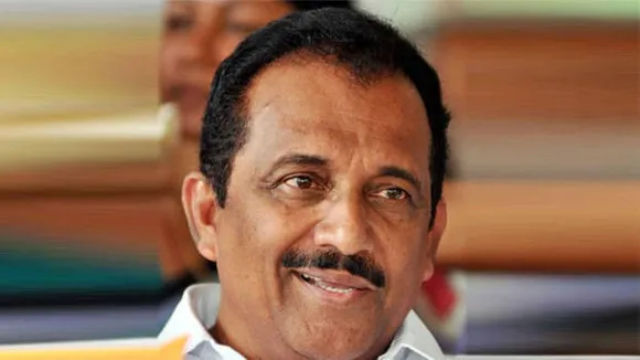 നഗ്ന നേത്രങ്ങള്‍ക്ക് അന്യമാം സൂക്ഷ്മാണു..ഉലകം മുഴുവന്‍ കറങ്ങിനടക്കുന്നു, മൃത്യുവായ് നാശം വിതച്ചിടുന്നു; കൊറോണക്കവിതയുമായി ബെന്നി ബഹനാന്‍