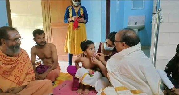 പനച്ചിക്കുത്ത്: ഗൃഹാന്തരീക്ഷത്തിൽ എഴുത്തിനിരുത്തൽ ചടങ്ങ് നടക്കുന്ന കേരളത്തിലെഅപൂർവ്വം തറവാടുകളിലൊന്ന്