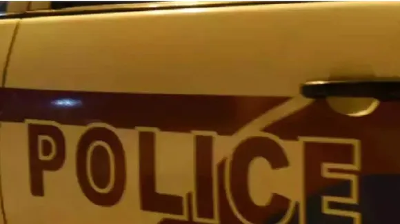 പെണ്‍കുട്ടിയുടെ വീട്ടുകാര്‍ പ്രണയബന്ധം എതിര്‍ത്തു; 22-കാരിയായ കാമുകിയുടെ കഴുത്തറുത്ത ശേഷം യുവാവ് ആത്മഹത്യയ്ക്ക് ശ്രമിച്ചു; ഇരുവരും ആശുപത്രിയില്‍