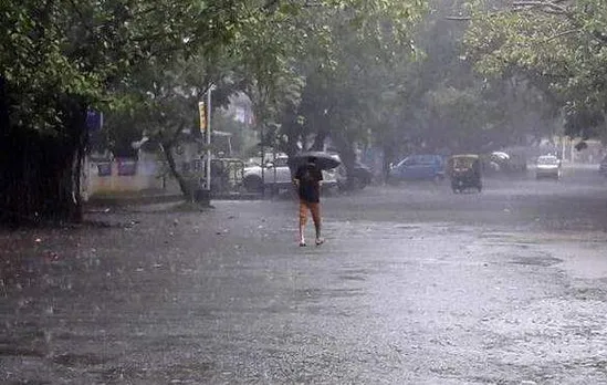വടക്കന്‍ ജില്ലകളില്‍ ചൊവ്വാഴ്ച വരെ കനത്ത മഴയ്ക്ക് സാധ്യത; പത്ത് ജില്ലകളില്‍ യെല്ലോ അലര്‍ട്ട്