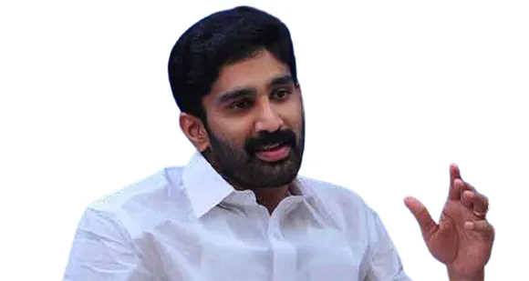 നേരിട്ട്‌‌ കണ്ടില്ലായിരുന്നുവെങ്കിൽ ഒരുപക്ഷേ വിശ്വസിക്കാൻ തയ്യാറാവുമായിരുന്നില്ലാത്ത കാര്യങ്ങളാണ്‌ പാലക്കാട് മുതലമട പഞ്ചായത്തിലെ ഗോവിന്ദാപുരം അംബേദ്കർ കോളനിയിലേത്‌. ചൂടുള്ള ചായയിലും തണുത്ത പച്ചവെള്ളത്തിലും വരെ ജാതിയാണ് ഇവിടെ ഉൾച്ചേർന്നിരിക്കുന്നത് ! നമ്മുടെ സമൂഹം ഇനിയുമെത്ര ദൂരം പോകാനിരിക്കുന്നു... (ലേഖനം)