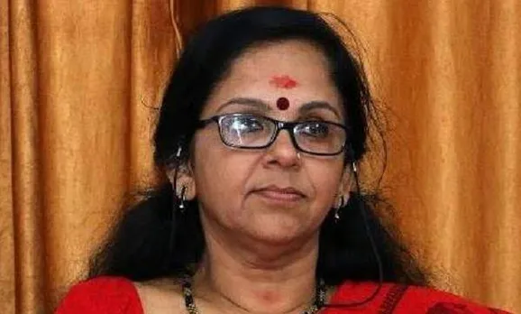 പെണ്ണു കത്തുന്ന നാട്. കേരളം നടുറോഡില്‍ പെണ്ണുങ്ങളെ കത്തിച്ചു കളയുന്നു. പെണ്‍കുട്ടികളെ നിര്‍ജ്ജീവരാക്കി 'നല്ല'വീടിനു വേണ്ടി മാത്രമായി രൂപപ്പെടുത്തിയെടുക്കുന്ന പ്രക്രിയയില്‍ സജീവമായിരിക്കുന്ന ഈ നാട് ദരിദ്രമാണ്