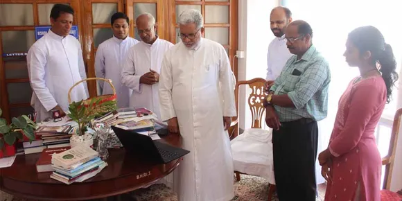 അരുവിത്തുറ സെന്റ് ജോർജ് ഫൊറോനാ പള്ളി തിരുനാളിനോടനുബന്ധിച്ച് ടീം അരുവിത്തുറ അണിയിച്ചൊരുക്കുന്ന ആൽബം 'അരുവിത്തുറ'യുടെ സ്വിച്ച് ഓൺ കർമ്മം പാലാ രൂപത മെത്രാൻ മാർ ജോസഫ് കല്ലറങ്ങാട്ട് നിർവഹിച്ചു