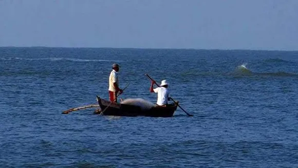 ലോക്ക് ഡൗണ്‍ ;25 മത്സ്യത്തൊഴിലാളികൾ നാട്ടിലെത്താൻ കടൽ മാർ​ഗം യാത്ര ചെയ്തത് 1100 കിലോമീറ്റർ