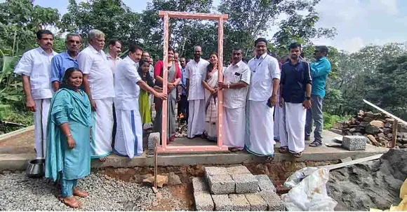 കട്ടിള വയ്പ്പ് നടത്തി... ഗോപികമോളും കുടുംബവും ഇനി അടച്ചുറപ്പുള്ള വീട്ടിലേക്ക്...