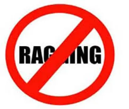 കോയമ്പത്തൂരില്‍ മലയാളി വിദ്യാര്‍ത്ഥി റാഗിങ്ങിനിരയായി. മലയാളി വിദ്യാര്‍ത്ഥികള്‍ അടങ്ങിയ സംഘമാണ് റാഗ് ചെയ്തത്; സംഭവത്തിൽ നാല് സീനിയർ വിദ്യാർത്ഥികള്‍ അറസ്റ്റില്‍