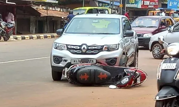 മണ്ണാർക്കാട് ചിറക്കൽ പടിയിൽ കാറും സ്കൂട്ടറും കൂട്ടിയിടിച്ച് സ്കൂട്ടര്‍ യാത്രികന് പരിക്ക്