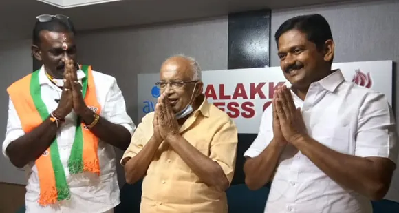 കാലാകാലങ്ങളായുള്ള കുടിവെള്ള പ്രശ്നവും കാർഷിക പ്രശ്നങ്ങളും പരിഹരിക്കാനായതാണ് ഭരണ നേട്ടമെന്ന് ചിറ്റൂർ എൽഡിഎഫ് സ്ഥാനാർത്ഥി കെ കൃഷ്ണൻകുട്ടി; ചിറ്റൂരിൽ നടക്കാതെ പോയ കാർഷിക ഗവേഷണ കേന്ദ്രം തിരിച്ചു കൊണ്ടുവരുകയാണ് തൻ്റെ ലക്ഷ്യമെന്ന് യുഡിഎഫ് സ്ഥാനാർത്ഥി സുമേഷ് അച്ചുതൻ; ചിറ്റൂരിലെ വികസന മുരടിപ്പിനിടയാക്കിയത് ഏട്ടൻമാരുടെ ഭരണമാണെന്ന് എൻഡിഎ സ്ഥാനാർത്ഥി വി നടേശൻ - പ്രസ്സ് ക്ലബിൻ്റെ സംവാദത്തിൽ ഏറ്റുമുട്ടി സ്ഥാനാര്‍ഥികള്‍...