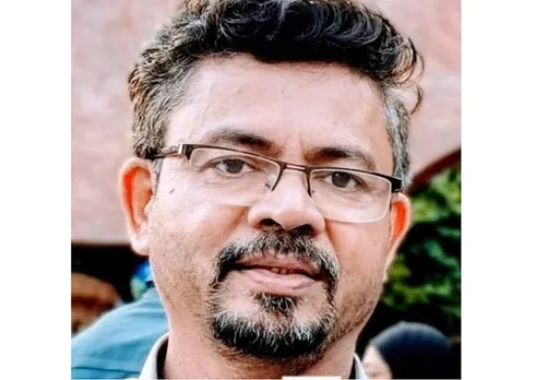 ഇന്ത്യൻ രാഷ്ട്രീയം കിടപ്പുമുറിയിലെ ട്യൂണായി മാറിക്കൊണ്ടിരിക്കുകയാണ്; ജനാധിപത്യത്തിന്റെ മൂർച്ച തിരിച്ചറിയാത്ത ഭക്തി തലയ്ക്കു മത്തു പിടിപ്പിച്ച ഒരു സംഹിതയിൽ ചിലർക്കു കൈയൂക്കും നെഞ്ചൂക്കും ഉണ്ടാകുമ്പോൾ എല്ലാം സഹിക്കാൻ തയ്യാറാകുക എന്നതാണ് വിധി!