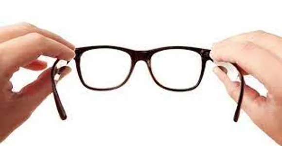 കണ്ണട ഉപയോഗിക്കുന്നത് മൂലം മൂക്കിൽ സ്ഥിരമായ കറുത്ത പാടുകളുണ്ടായോ?എങ്കിൽ  മാറ്റിയെടുക്കാനായി ചെയ്യേണ്ട മാർഗങ്ങൾ ഇവയെക്കെയാണ്....