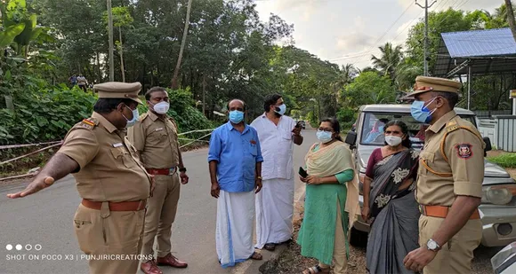 റോഡ് സുരക്ഷ: പാലക്കാട് ദേശീയ പാതയിലെ തുടർക്കഥയാകുന്ന റോഡ് അപകടങ്ങൾക്ക് വിരാമമിടാൻ ജനപ്രതിനിധികൾക്ക് ആക്ഷൻ പ്ലാൻ കൈമാറി മോട്ടോർ വാഹന വകുപ്പ്
