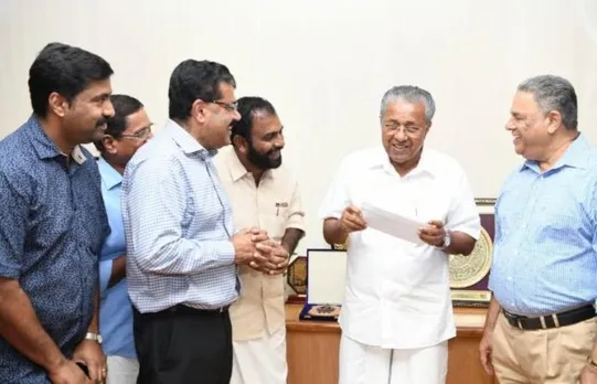 ഡാളസ് കേരള അസ്സോസിയേഷന്‍ സമാഹരിച്ച ദുരിതാശ്വാസ ഫണ്ട് മുഖ്യമന്ത്രിക്ക് കൈമാറി