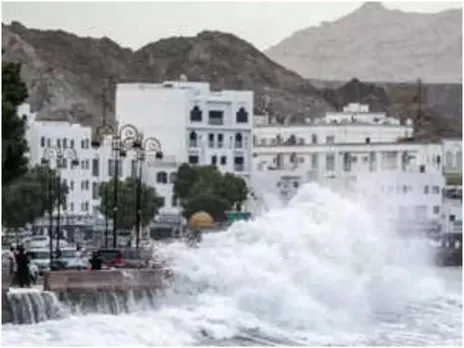 ഒമാനില്‍ ഷഹീന്‍ ചുഴലിക്കാറ്റ് ഇന്നും നാളെയും പൊതു അവധി പ്രഖ്യാപിച്ചു