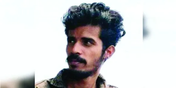 സുഹൃത്തുമൊത്ത് രാത്രി മദ്യപിച്ചെത്തി കടലില്‍ കുളിച്ചു, ശേഷം ബീച്ചില്‍ ഉറങ്ങാന്‍ കിടന്ന യുവാവിനെ കാണാനില്ലെന്ന് പരാതി; തിരയില്‍പ്പെട്ടെന്ന് സംശയം