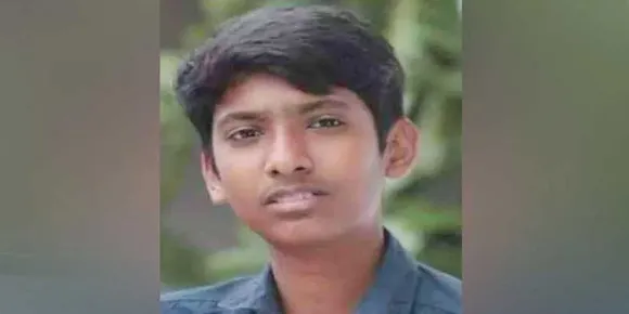 സ്കൂ​ട്ട​ർ ചു​മ​രി​ൽ ഇ​ടി​ച്ച് അപകടം : വി​ദ്യാ​ർ​ത്ഥി മ​രി​ച്ചു, മൂ​ന്നു​പേ​ർ​ക്ക് പ​രി​ക്ക്