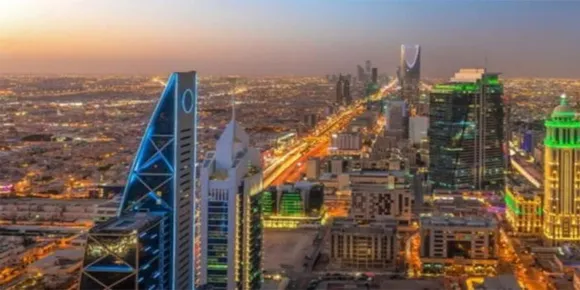 വിസിറ്റ് വിസക്കാര്‍ക്ക് താമസ വിസയിലേക്ക് മാറാനാവില്ല; അറിയിപ്പുമായി സൗദി