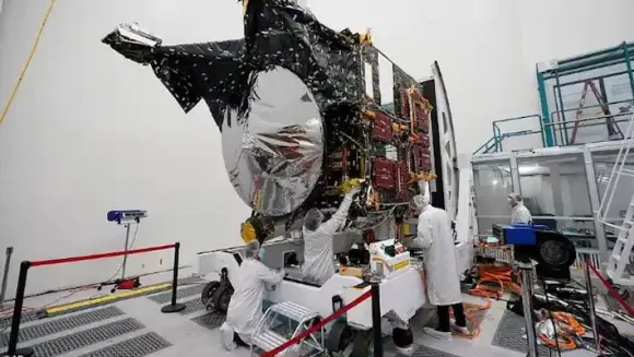 അത്യമൂല്യമായ ഛിന്നഗ്രഹത്തിലേക്ക് പറക്കാന്‍ നാസ റെഡി, പേടകത്തിന്റെ ആദ്യചിത്രങ്ങള്‍ പുറത്തുവിട്ടു