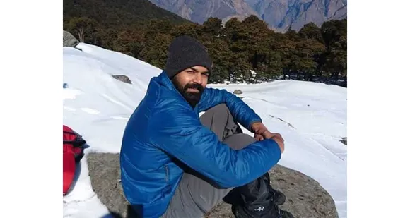 സോഷ്യല്‍ മീഡിയ യുഗം മനുഷ്യന് മാത്രമല്ല പ്രകൃതിക്കും ഭീഷണിയാകുമ്പോള്‍ ! കൊച്ചുമക്കള്‍ക്കിപ്പോള്‍ അമ്മൂമ്മമാരും അപ്പൂപ്പന്മാരും വേണ്ട മൊബൈല്‍ ഫോണ്‍ മതി ! കടന്നുകയറ്റം കാടുകളിലേയ്ക്കും കാട്ടാറുകളിലേയ്ക്കും ? ഇതിനൊക്കെ ഇടയിലും ഇന്നത്തെ ചെറുപ്പക്കാര്‍ കണ്ടുപഠിക്കേണ്ട ഒരാളുണ്ട് - പ്രണവ് മോഹന്‍ലാല്‍ എന്ന താരപുത്രന്‍ ! സോഷ്യല്‍ മീഡിയ കാടുകയറുമ്പോള്‍ - ദാസനും വിജയനും എഴുതുന്നു...