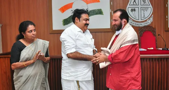 പത്രാധിപർ കെ. സുകുമാരൻ സ്മാരക അവാർഡ് നേടിയ സുനിൽ പാലായ്ക്ക് പാലാ നഗരസഭാ കൗൺസിൽ ഹാളിൽ സ്വീകരണം നൽകി