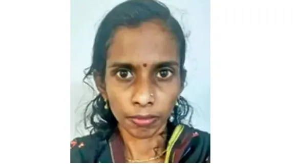 സോഷ്യല്‍ മീഡിയയിലൂടെ നിരവധി പേരെ 'തേച്ച' അശ്വതി അച്ചു എന്ന വന്മരം വീണു! ഫേക്ക് ഐഡിയിലൂടെ വലയിലാക്കിയത് നിരവധി യുവാക്കളെ; പണം തട്ടാന്‍ ഉപയോഗിച്ചത് കൊച്ചി സ്വദേശിനികളായ രണ്ടു പേരുടെ ചിത്രങ്ങള്‍