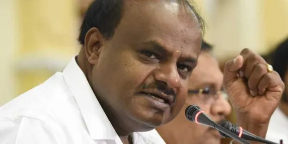 കര്‍ണ്ണാടകയില്‍ വിശ്വാസവോട്ട് ചര്‍ച്ച വ്യാഴവും കടന്ന് വെള്ളിയാഴ്ചയും തുടരും ! വിമതര്‍ ഹാജരായില്ലെങ്കില്‍ വിപ്പ് ആയുധമാക്കാനും നീക്കം !