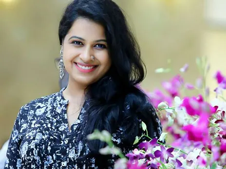 ഇതുപോലുള്ള ജന്മങ്ങൾ ആണ് ആണിന്റെ ശാപം;  നട്ടെല്ലിന്റെ സ്ഥാനത്തു റബ്ബർ വച്ചു പിടിപ്പിച്ചു ജനിപ്പിച്ച അമ്മമാർക്ക് പോലും മനസമാധാനം കൊടുക്കാത്ത ജന്മങ്ങൾ; പെണ്ണ് എന്ന വാക്കിന്‌ കാമം എന്ന് മാത്രം അർത്ഥം അറിയാവുന്ന പാഴ്ജന്മങ്ങൾ;  നടി സാധികയുടെ കുറിപ്പ്‌