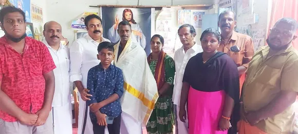 പാലായിലെ ചുമട്ടു തൊഴിലാളി പി എസ് ലാലുവിന് ആദരവ്