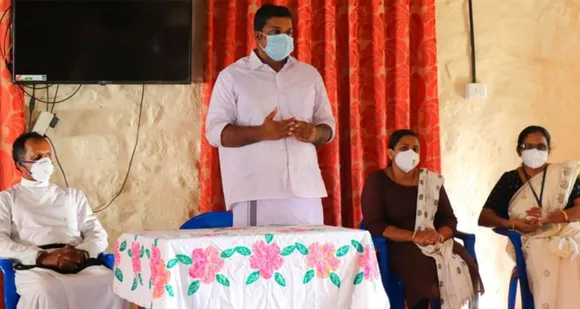 ഊട്ടുപാറ സെന്റ് ജോർജ് ഹൈ സ്കൂളിലെ നിര്‍ധനരായ വിദ്യാര്‍ഥികള്‍ക്ക് ഓണ്‍ലൈന്‍ പഠനത്തിനായി സ്മാർട്ട് ഫോൺ ചലഞ്ച് ക്യാമ്പയിൻ ആരംഭിച്ചു