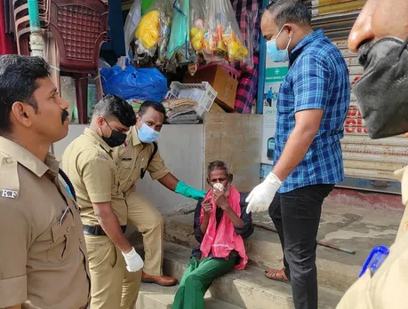 നന്മയുടേയും കാരുണ്യത്തിൻ്റേയും നേർകാഴ്ച്ചയായി പാലക്കാട്ടെ പോലീസുകാരും അഗ്നിശമന സേനയും