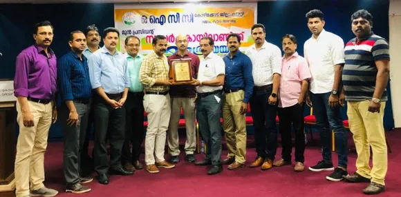 നാസർ കൊയിലാണ്ടിക്ക് ഒ ഐ സി സി  യാത്രയയ്പ്പ് നല്‍കി.