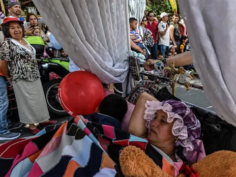 ആഗസ്റ്റ് 10 എന്നാല്‍ നിങ്ങളുടെ ദിനമല്ലായിരിക്കാം. അത് ലോക അലസന്മാരുടെ ദിന ( World Laziness Day ) മാണ്. കൊളംബിയക്കാര്‍ അത് ആഘോഷിക്കുന്നത് ഇങ്ങനെ