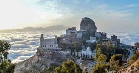 മേഘങ്ങള്‍ക്കു മുകളിലായി നില്‍ക്കുന്ന ഗ്രാമം...  ലോകത്ത് ഒരിക്കലും മഴ പെയ്യാത്ത നാടിനെക്കുറിച്ചറിയം