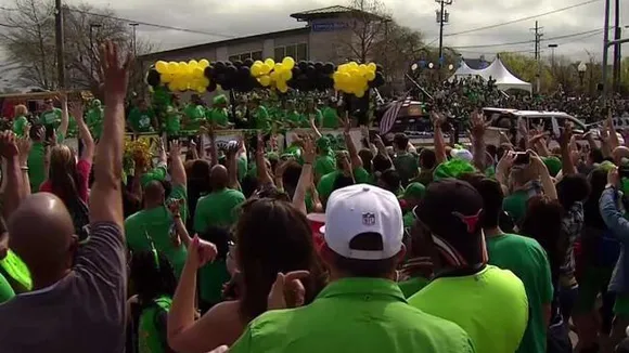 ഡാളസില്‍ ആയിരങ്ങള്‍ അണിനിരന്ന സെന്റ് പാട്രിക് ഡേ പരേഡ്
