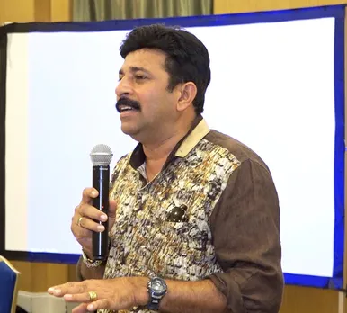 ഒസി‌ഐ കാര്‍ഡിന്റെ പേരില്‍ യാത്രക്കാരെ ബുദ്ധിമുട്ടിക്കരുത് : അനിയന്‍ ജോര്‍ജ്