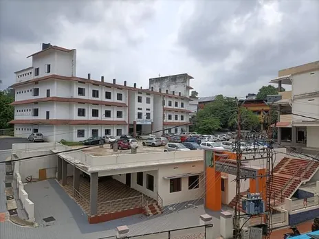 പാലാ ഗവ: ഹയർ സെക്കണ്ടറി സ്കൂളിൽ ഹൈടെക് മന്ദിരങ്ങൾ സജ്ജം. പടിപ്പുരയോടു കൂടിയ പ്രവേശന കവാടം കെ.എം മാണി സ്മരണയിൽ തിങ്കളാഴ്ച്ച തുറന്നു നൽകും