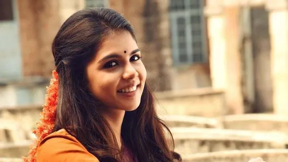 കല്യാണി പ്രിയദര്‍ശന്റെ 'രണരംഗം'വും തമിഴ്റോക്കേഴ്‍സ് റാഞ്ചി