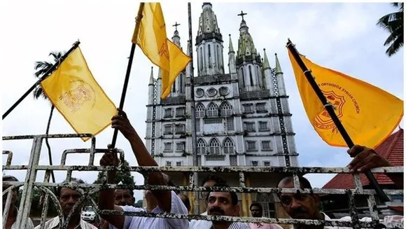 ഓർത്ത‍ഡോക്സ് വിഭാഗത്തിന് കൈമാറിയ 52 പളളികളിൽ ഇന്ന് പ്രവേശിക്കുമെന്ന് യാക്കോബായ വിഭാഗം: വിശ്വാസികൾക്ക് വരാമെങ്കിലും യാക്കോബായ സഭാ വൈദികരെയും ബിഷപ്പുമാരെയും പളളികളിൽ പ്രവേശിപ്പിക്കില്ലെന്ന് ഓർത്തഡോക്സ് സഭ: മുളന്തുരുത്തി, പിറവം അടക്കമുളള പളളികളിൽ പ്രവേശിക്കുമെന്ന നിലപാട് അറിയിച്ച് യാക്കോബായ വിഭാഗം