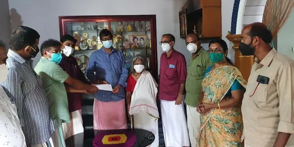 കേളി അംഗത്തിന് ചികിത്സാസഹായം കൈമാറി