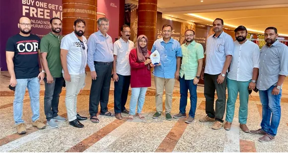 ദുബായ് എൻ.ഐ മോഡൽ സ്കൂളിൽ നിന്നും പ്ലസ് ടു വിന് മുഴുവൻ എ പ്ലസ് നേടിയ റിയ റഷീദിനെ വെള്ളാങ്ങല്ലുർ പഞ്ചായത്ത് ഗ്ലോബൽ കെഎംസിസി ആദരിച്ചു