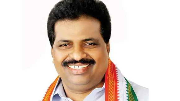 'സ്നേഹത്തോടെയും സമാധാനത്തോടെയും ജനങ്ങൾ ജീവിക്കുന്നത് കാണുമ്പോഴുള്ള ചൊറിച്ചിൽ ആണിത്. ലക്ഷദ്വീപിന്റെ സമഗ്ര വികസനമാണ് ബിജെപിയുടെ ലക്ഷ്യമെങ്കിൽ നുള്ളി പെറുക്കാൻ കഴിയുന്ന 4 ബിജെപിക്കാരൊഴികെ ഓരോ ദ്വീപുകാരനും പുതിയ മാറ്റങ്ങളെ എതിർക്കുന്നത് എന്തിനാന്നെന്ന് ചിന്തിച്ച് നോക്കാവുന്നതാണ്'-കുമ്മനം രാജശേഖരന്റെ ഫേസ്ബുക്ക് പോസ്റ്റിന് കമന്റുമായി കൊടിക്കുന്നില്‍ സുരേഷ്‌