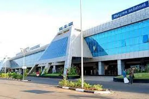 കരിപ്പൂർ വിമാനത്താവളത്തിൽ യാത്രക്കാരുടെ ബാഗിൽ നിന്ന് സ്വർണവും പണവും നഷ്ടപ്പെടുന്നത് പതിവാകുന്നു