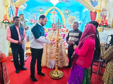 ടാഗോർ ഗാർഡൻ നിർമ്മൽ ഹൃദയ ദേവാലത്തിൽ കുടുംബ നവീകരണ വർഷം 2022 ഉദ്ഘാടനം ചെയ്തു