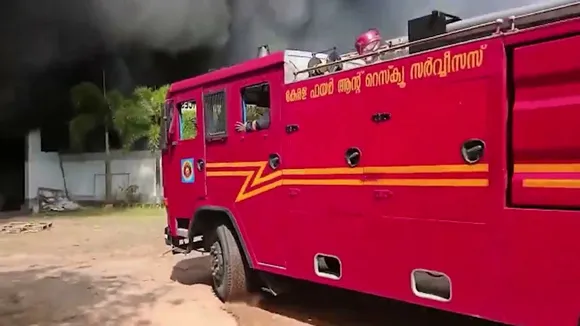 തേകാനിറങ്ങിയ തൊഴിലാളി കിണറ്റിനുള്ളിൽ കുഴഞ്ഞുവീണു; ഫയര്‍ഫോഴ്‌സ് എത്തി രക്ഷിച്ചു