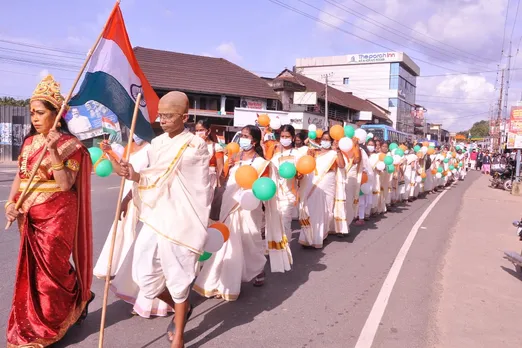 സ്വാതന്ത്യത്തിന്റെ പ്ലാറ്റിനം ജൂബിലിയോടനുബന്ധിച്ച് മീനങ്ങാടി ഗ്രാമ പഞ്ചായത്ത് സംഘടിപ്പിച്ച ഫ്രീഡം പരേഡ് ശ്രദ്ധേയമായി