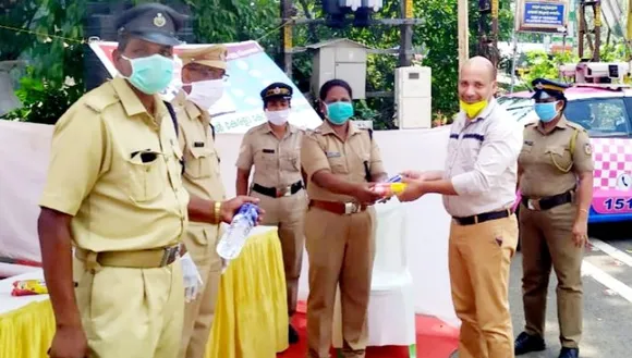 കൊറോണയിൽ പോലീസിന് പിന്തുണയുമായി പട്ടാളം പ്രമോദും