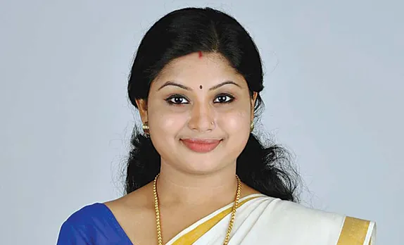 തനിക്കെതിരേ വധഭീഷണി;ഡിജിപിക്ക് പരാതി നല്‍കി വീണ എസ് നായര്‍