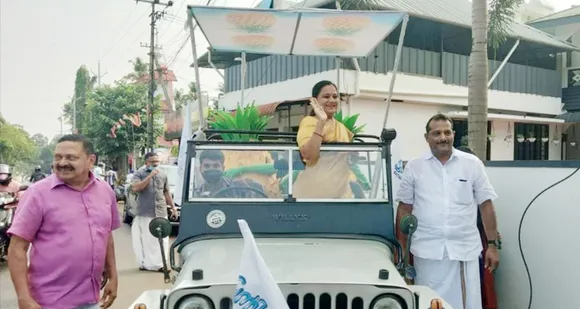 മുടക്കുഴയിൽ ആവേശം നിറച്ച് പെരുമ്പാവൂർ നിയോജകമണ്ഡലം ട്വന്റി 20 സ്ഥാനാർത്ഥി ചിത്ര സുകുമാരൻ